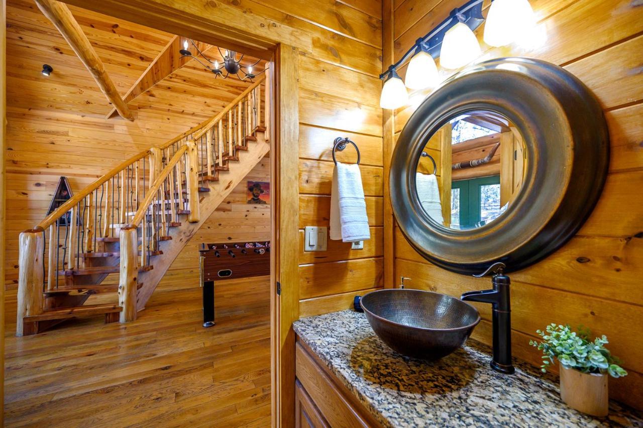 The Eastwood Spacious Retreat With 4 King En-Suites - Hot Tub - Pet-Friendly - Cozy Fire Pit - Prime Location - Multi-Family Broken Bow Extérieur photo