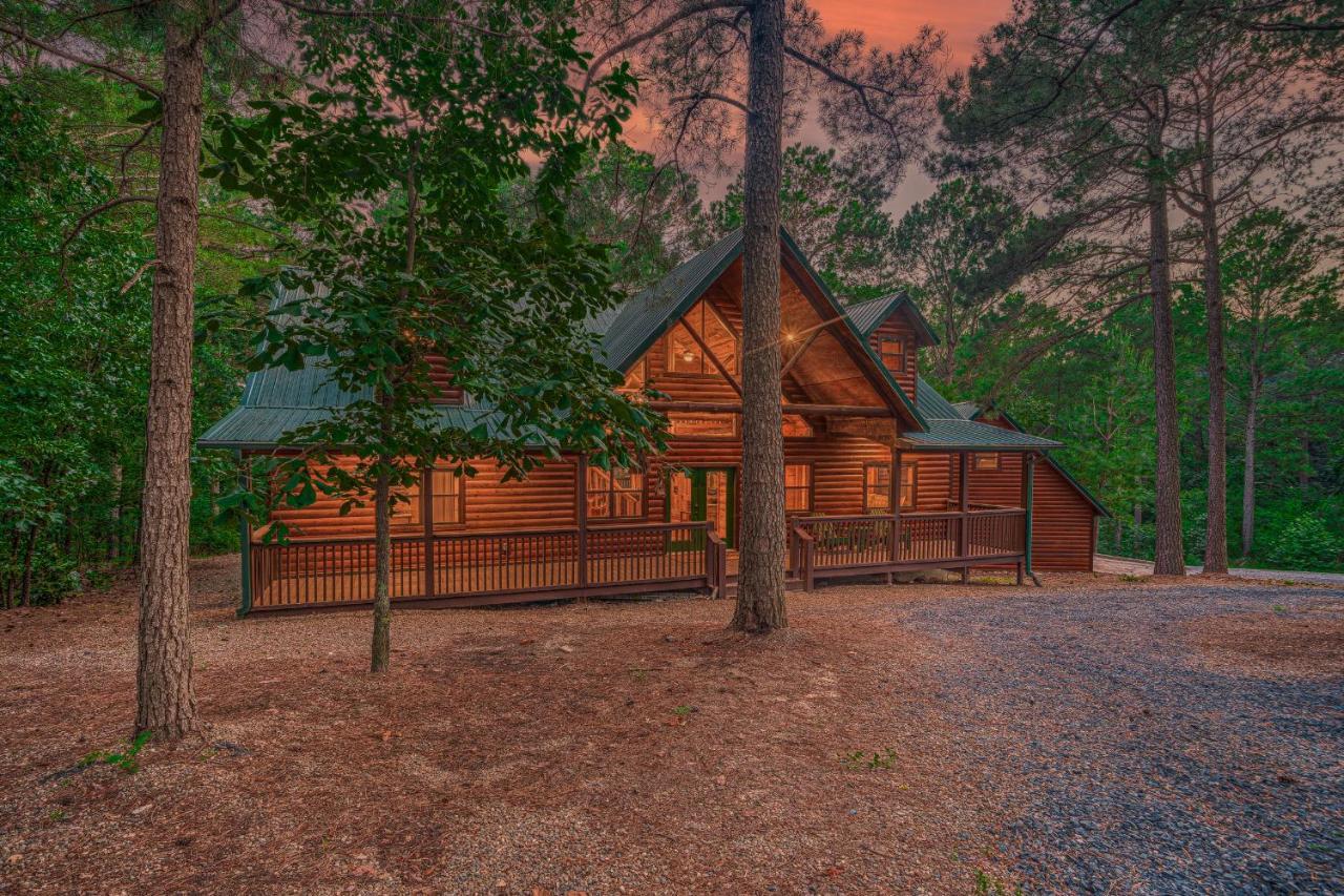 The Eastwood Spacious Retreat With 4 King En-Suites - Hot Tub - Pet-Friendly - Cozy Fire Pit - Prime Location - Multi-Family Broken Bow Extérieur photo