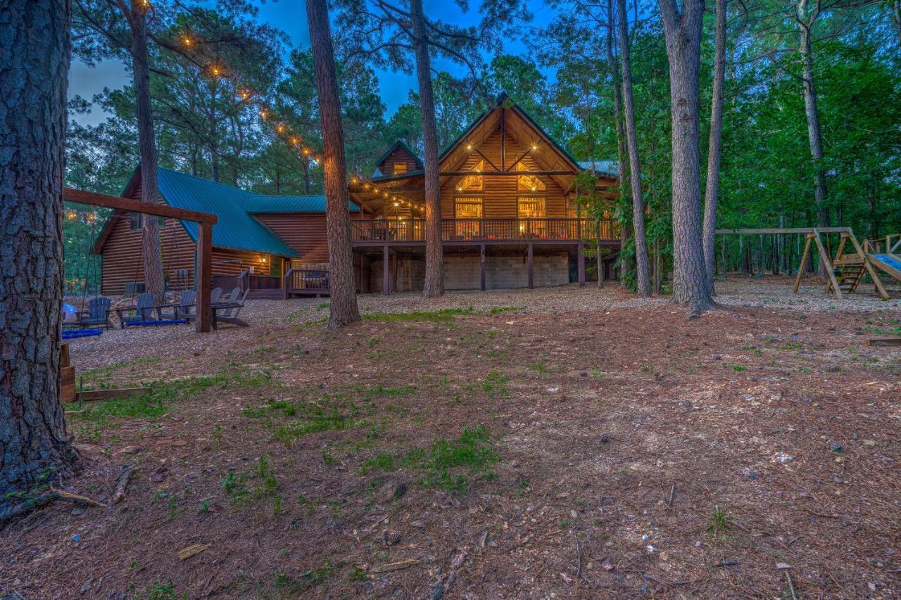 The Eastwood Spacious Retreat With 4 King En-Suites - Hot Tub - Pet-Friendly - Cozy Fire Pit - Prime Location - Multi-Family Broken Bow Extérieur photo