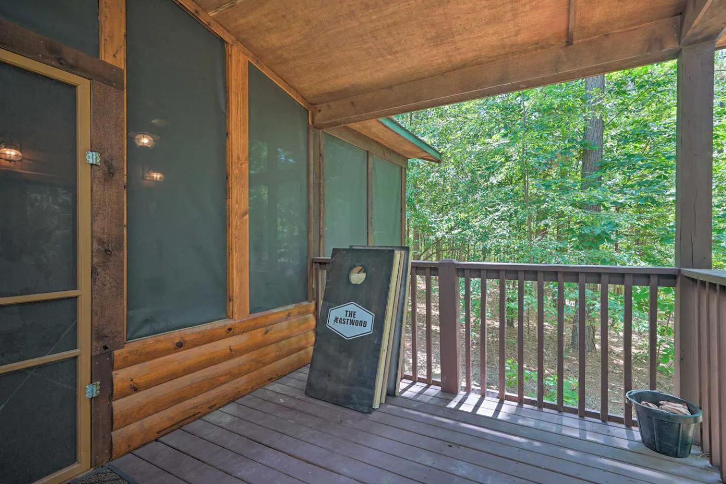 The Eastwood Spacious Retreat With 4 King En-Suites - Hot Tub - Pet-Friendly - Cozy Fire Pit - Prime Location - Multi-Family Broken Bow Extérieur photo